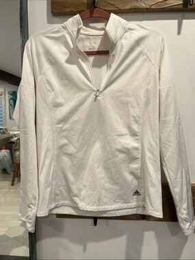 Adidas white top size medium ￼